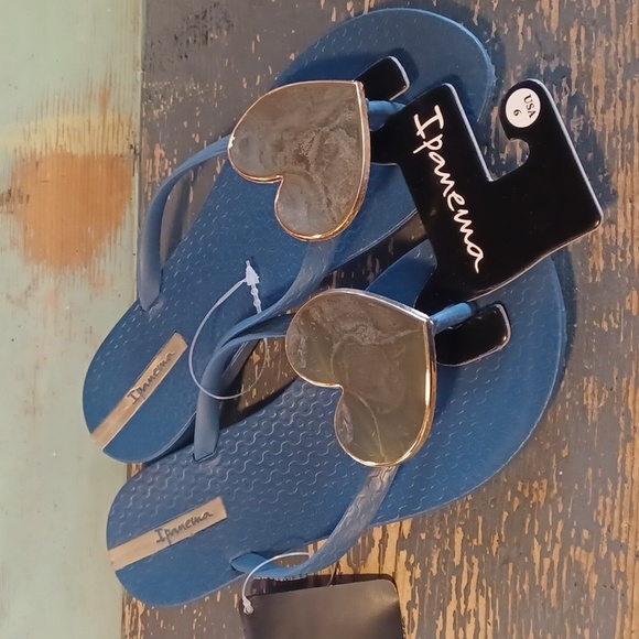 NEW Ipanema blue gold wave heart flip flops thong sandals sz 6 - Picture 1 of 4